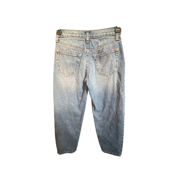 Gap Girls Barrel Jeans Size 8 Light Wash Denim Comfortable Fit - Picture 2 of 3